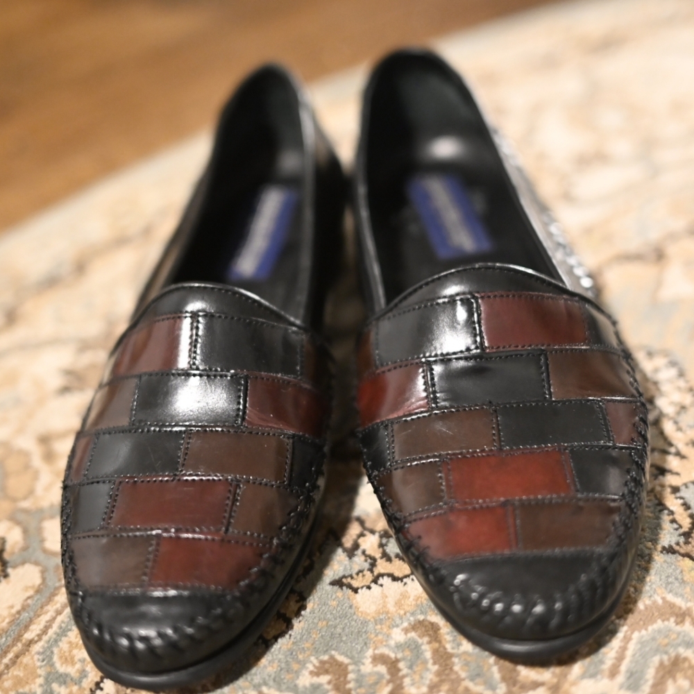 George Brutini Le Glove Black and Brown Loafers 7.5 (Fits Woman 9) Preppy Office